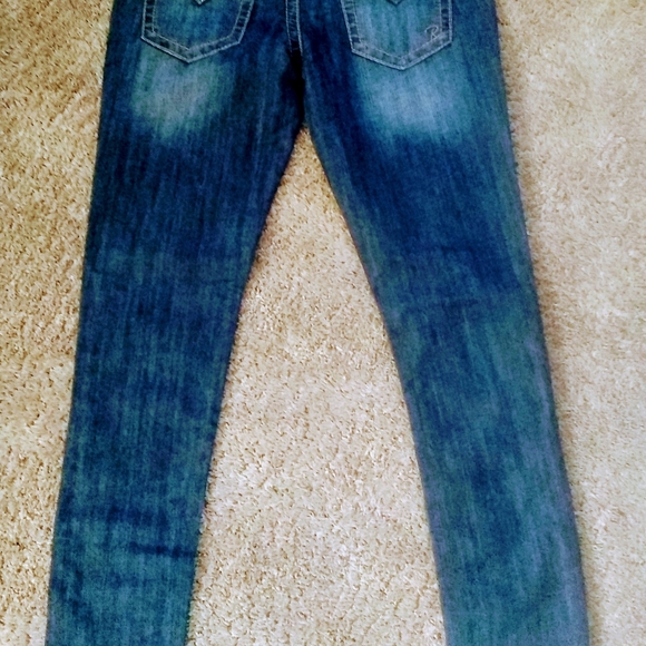 NWT Revolution sz 7 - Picture 2 of 5